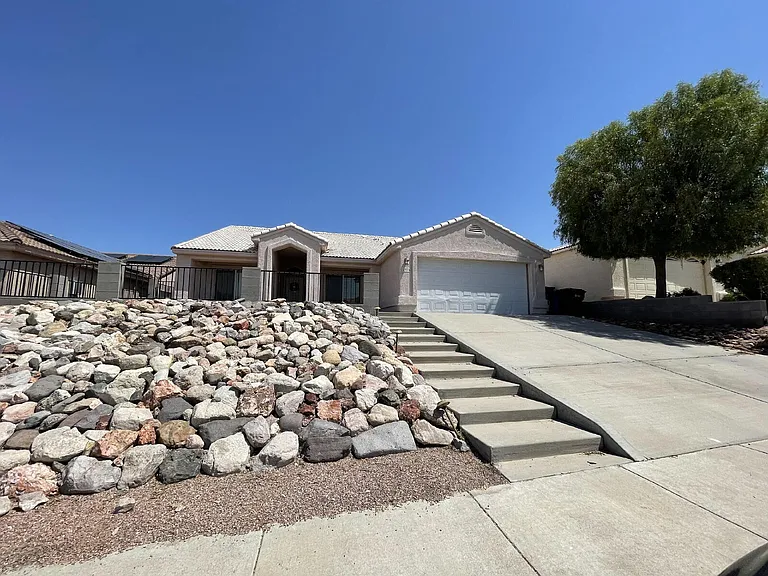 2375 N Ridge Ave — Photo 6