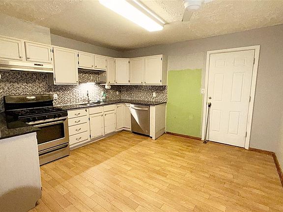 4th image of 1216 SW 39th St