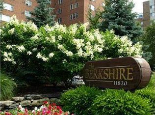 11820 Edgewater Dr APT 506, Lakewood, OH 44107