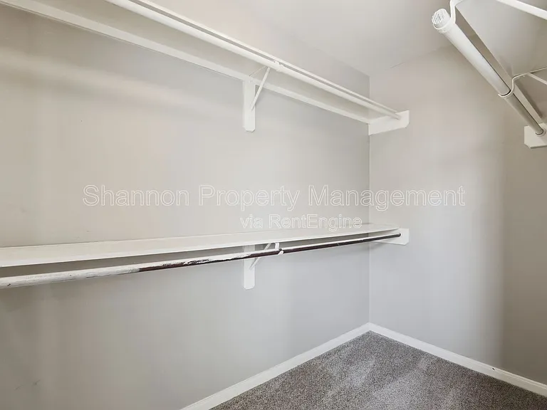 3327 Shady Glen Ln — Photo 17