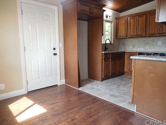5th image of 974 Hallwood Ave