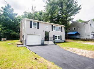 14 Garry Knls, Danbury, CT 06810