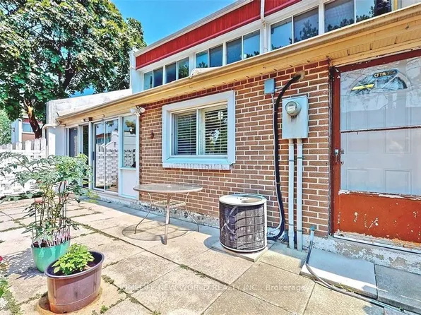 2901 Jane St #113, Toronto, ON M3N 2J8