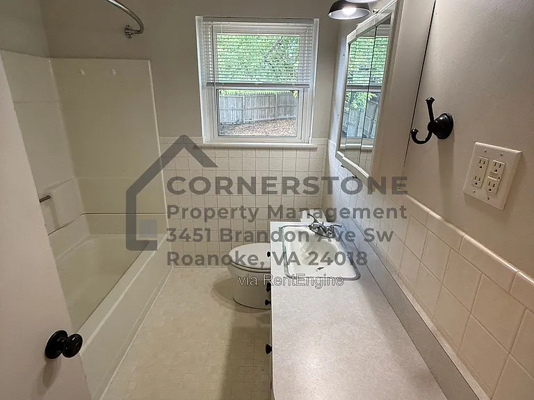 950 Palmer Ave — Photo 12