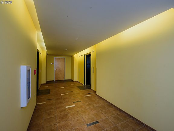 4th image of 701 Columbia St APT 207