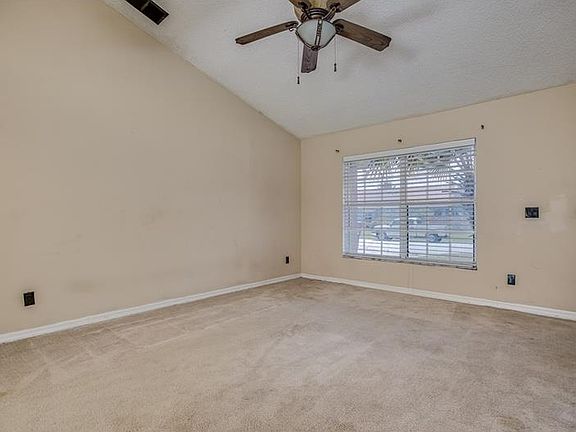 3rd image of 13755 Glasser Ave