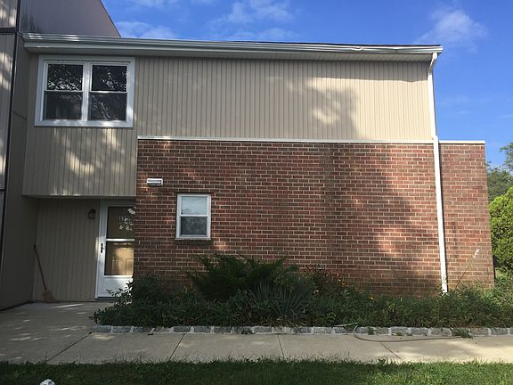  Front door entrance 