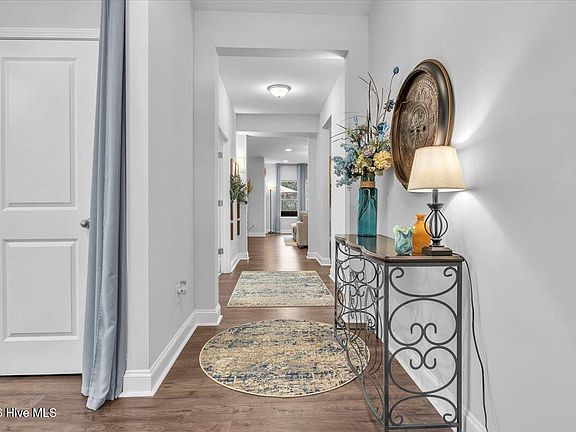 4th image of 1632 E New Carraway Place SE