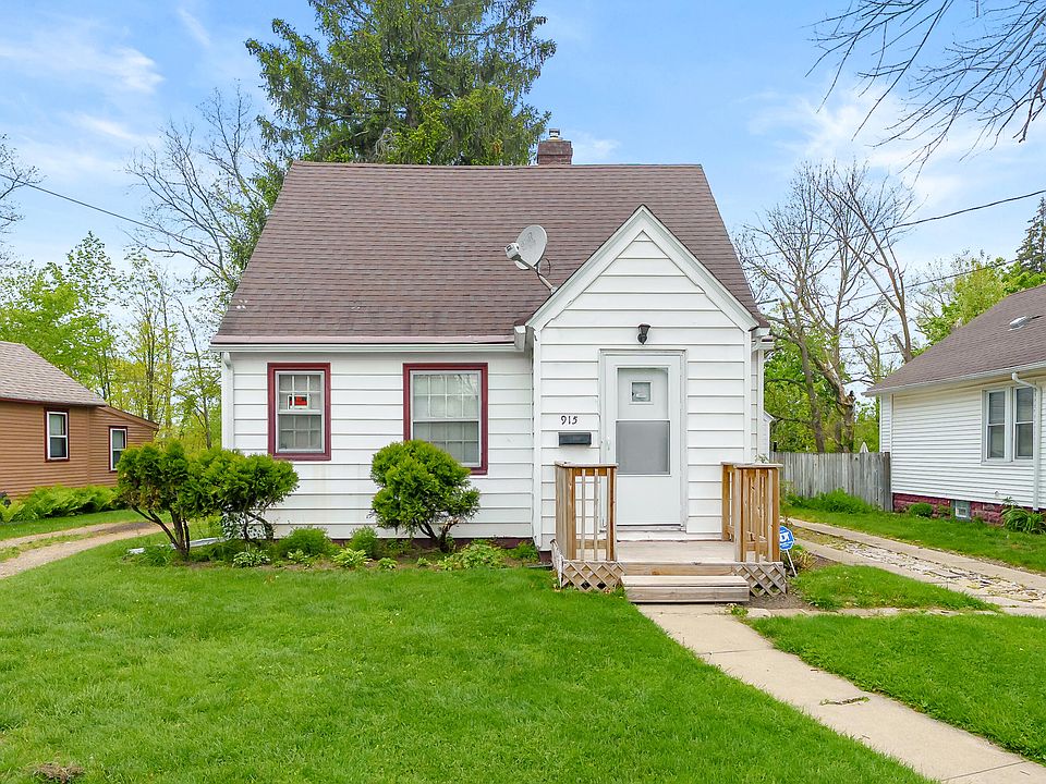 1st image of 915 Sheridan Dr