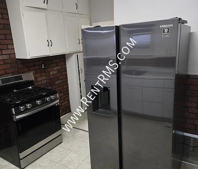 524 NE Freeman Ave — Photo 10