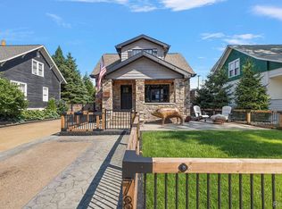 7881 Chapoton St, Utica, MI 48317