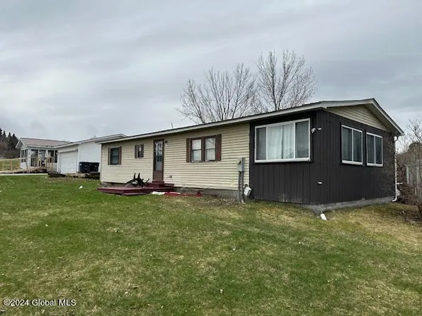 2761 Center Road, Moriah, NY 12960