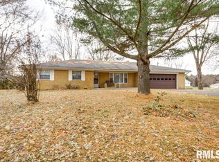 9040 Mechanicsburg Rd, Dawson, IL 62520