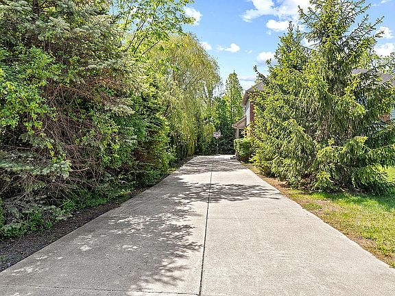 5th image of 30125 Helmandale Dr