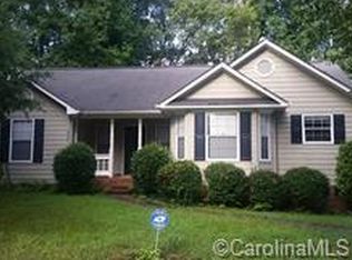 5933 Ruth Dr, Charlotte, NC 28215