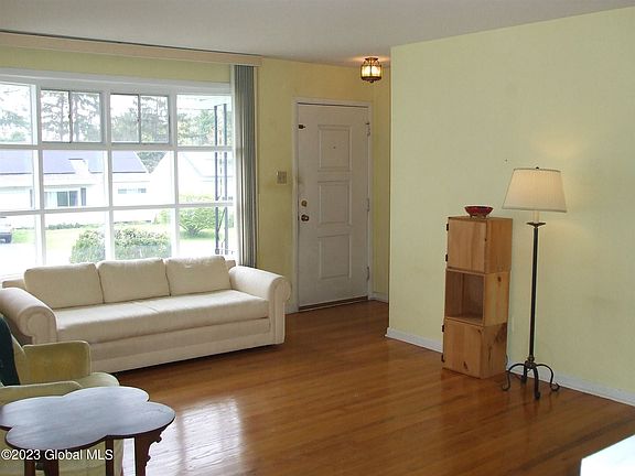 5th image of 2104 Van Rensselaer Dr