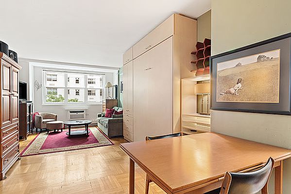 1st image of 63 E 9th St APT 5N