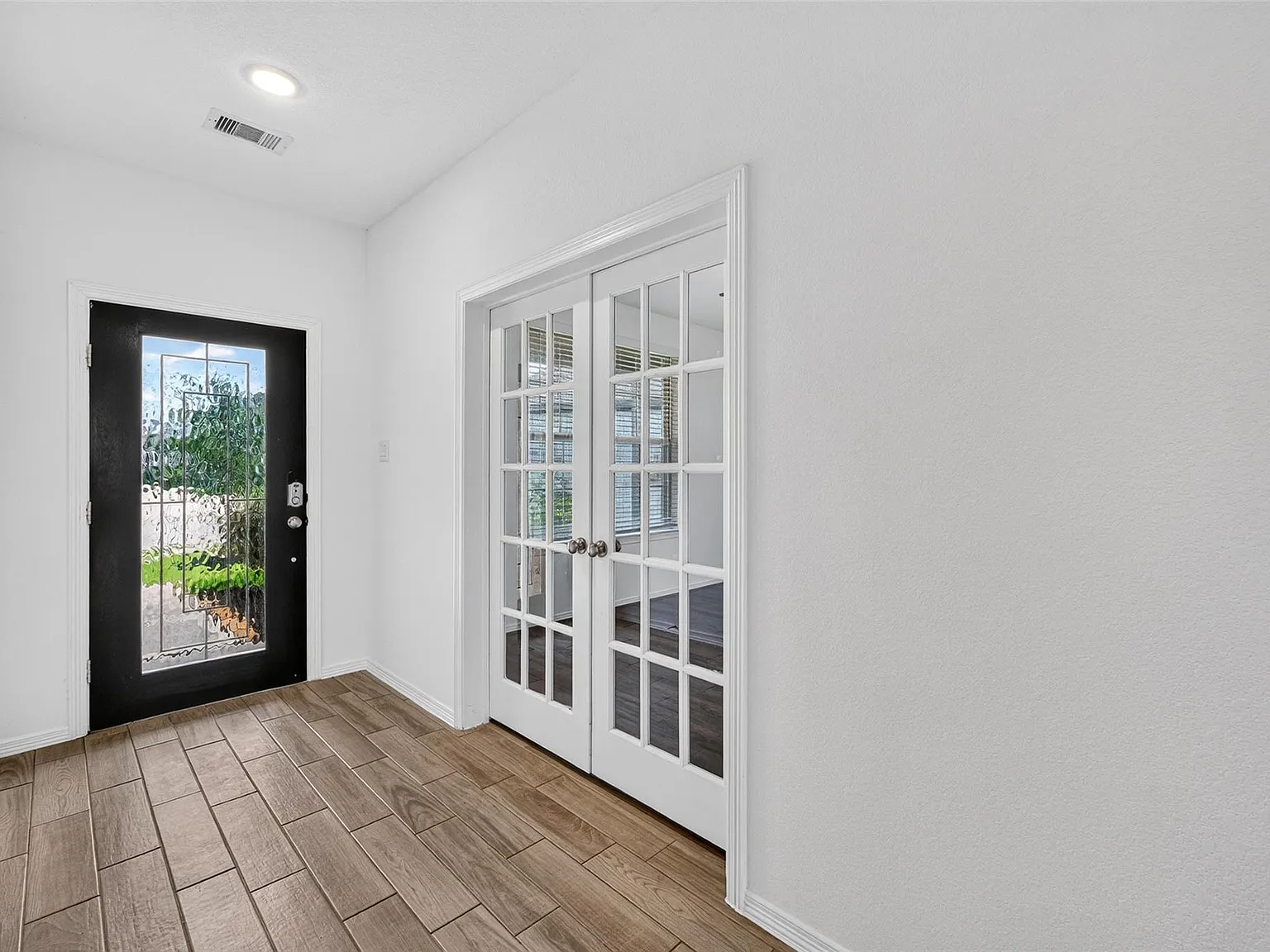 5 bed, 3.5 bath, 3075 sqft, $3,000 — Photo 3