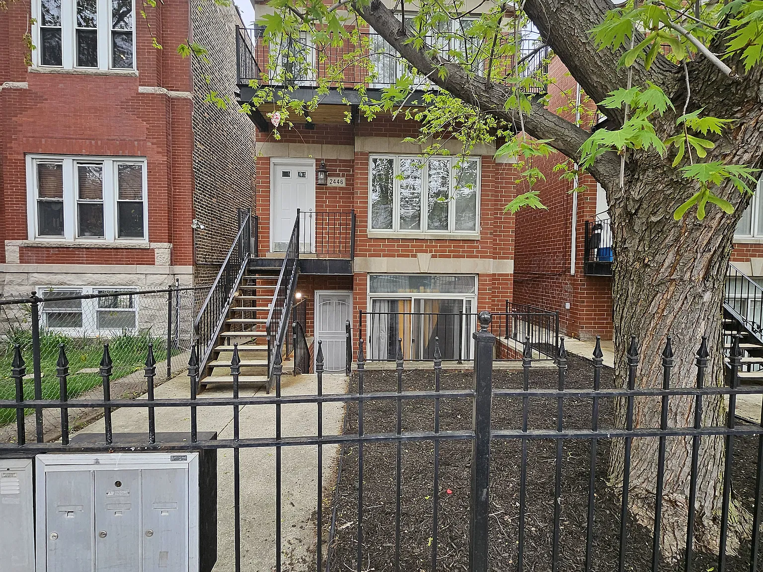 3 bed, 1300 sqft, $2,800 — Photo 1