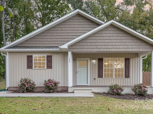 1220 Lombardi St, Kannapolis, NC 28081