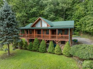 125 Apple Blossom Ln, Maggie Valley, NC 28751