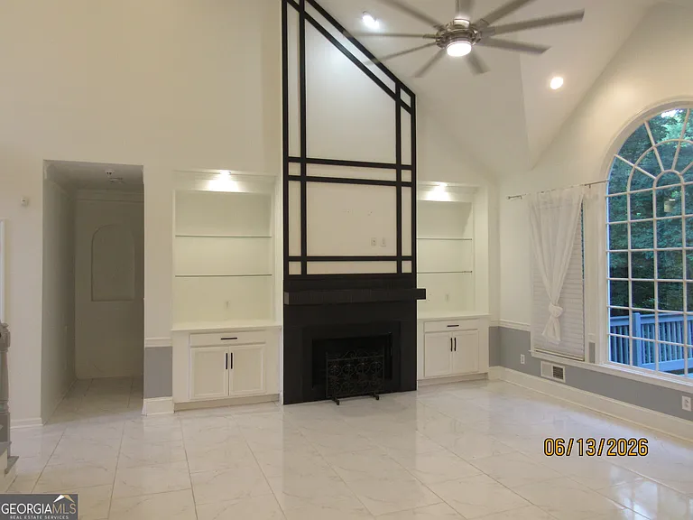 115 Sutton Ct — Photo 8