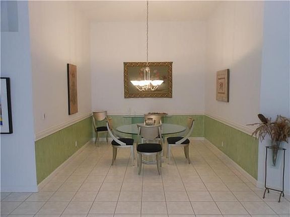 4th image of 71 Green Point Cir
