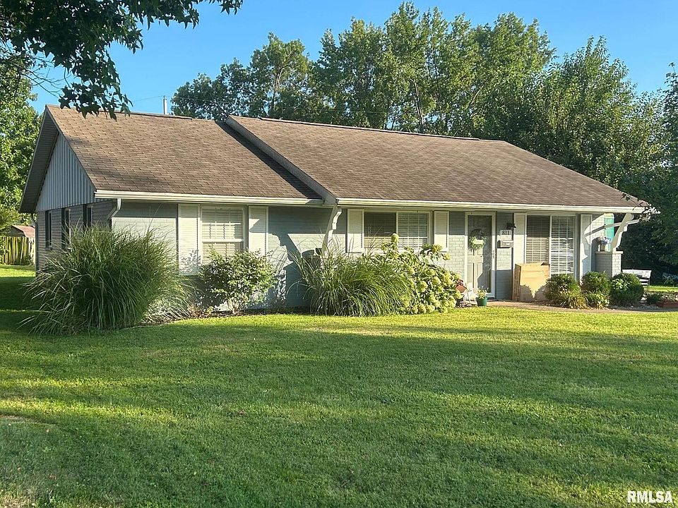 1st image of 811 Dogwood Ln