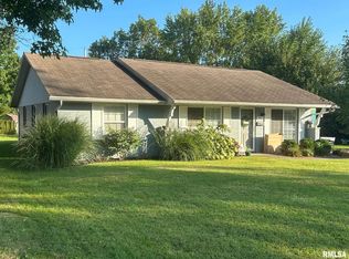 811 Dogwood Ln, Marion, IL 62959
