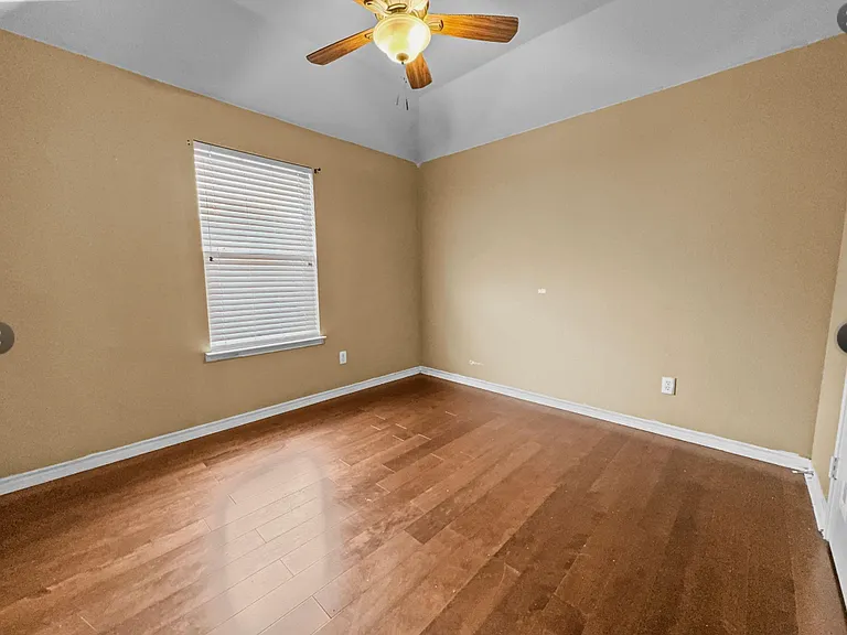 5530 Greensboro Dr — Photo 7