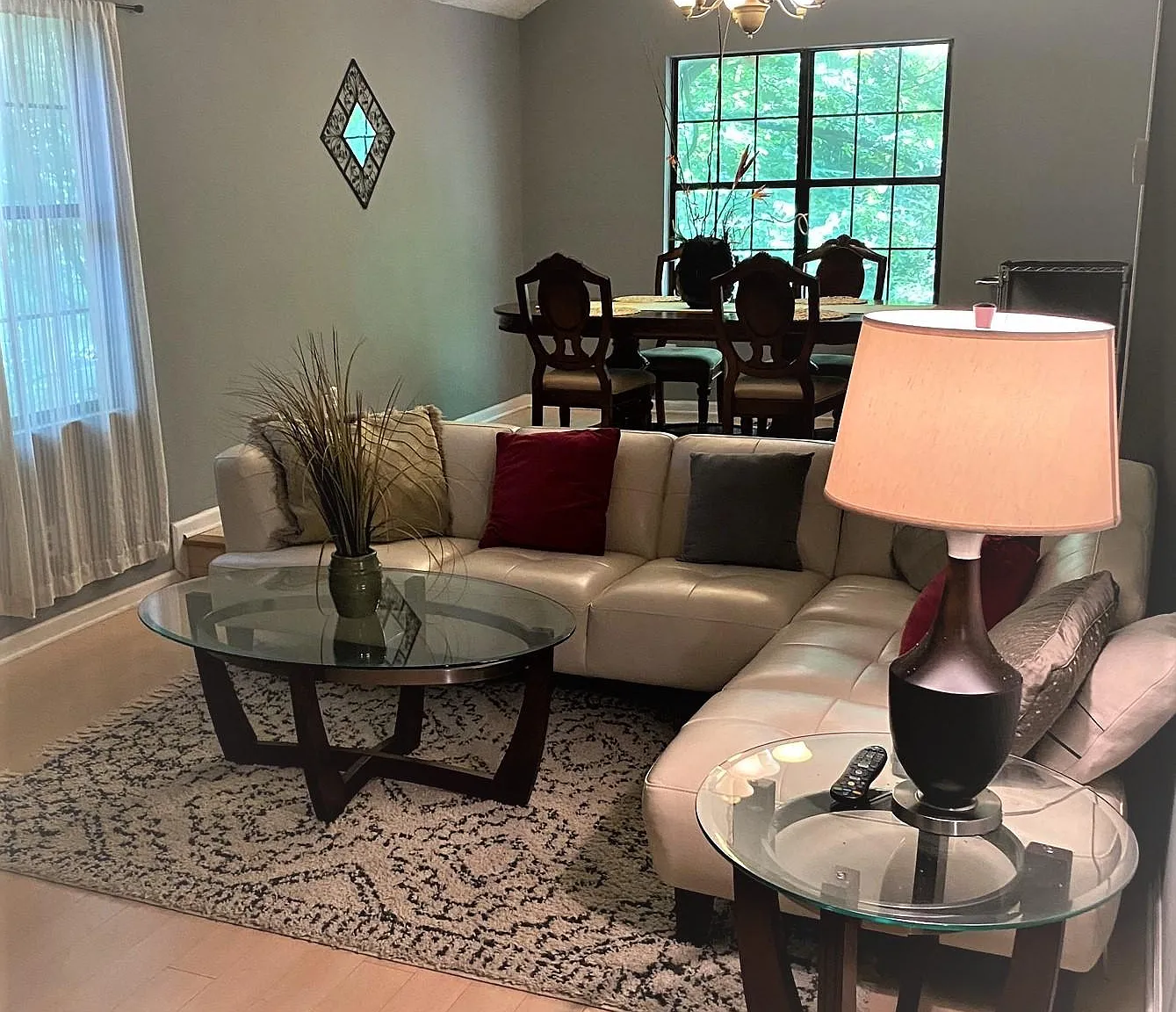 564 Lake Dr — Photo 2