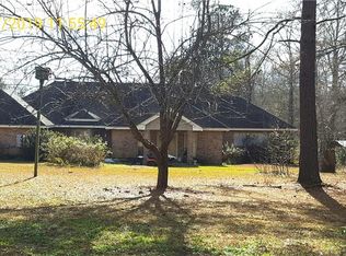 125 Asbury Ln, Deatsville, AL 36022