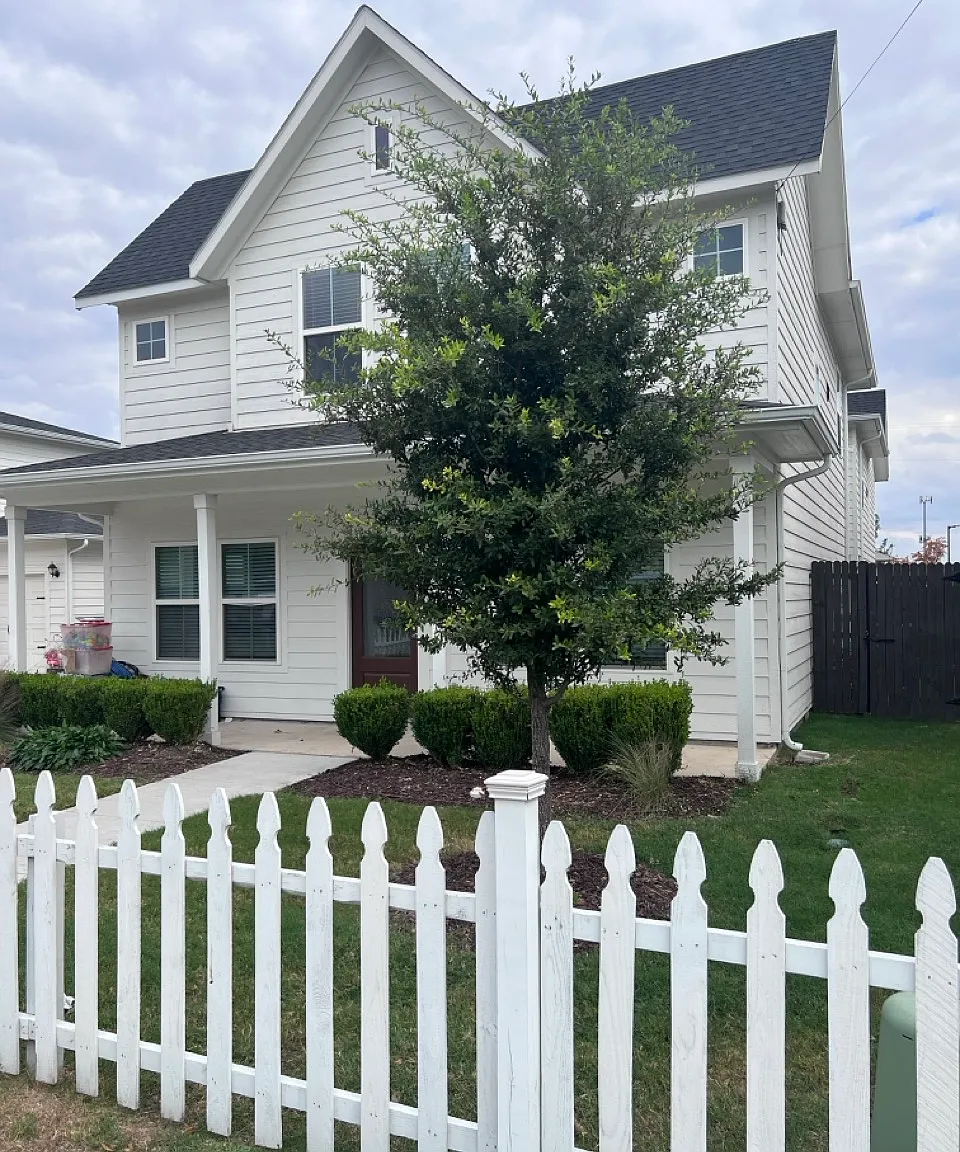 3 bed, 2.5 bath, 1850 sqft, $2,295 — Photo 2