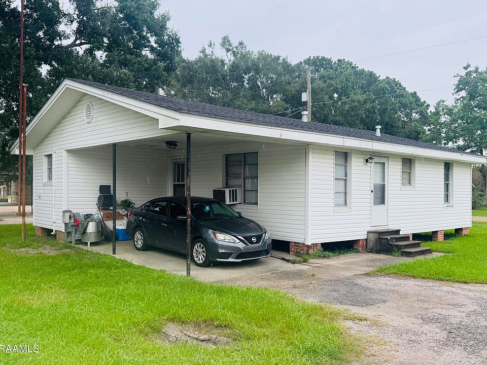 1st image of 300 Rod Ln #1
