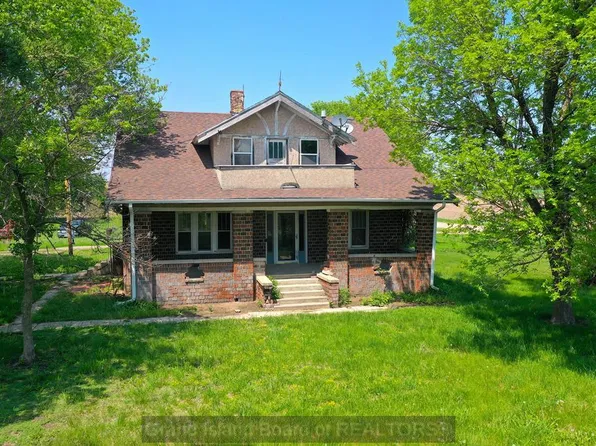 303 Salem Rd, Boelus, NE 68820