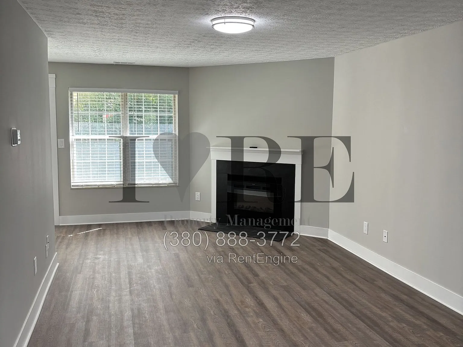 2 bed, 1.5 bath, 1020 sqft, $1,585 — Photo 3