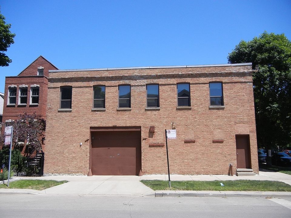 2nd image of 3235 N Lakewood Ave