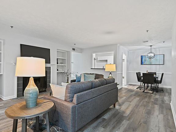 3rd image of 2601 Vinings Central Dr #43