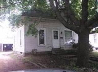 624 W 1st St, Dixon, IL 61021