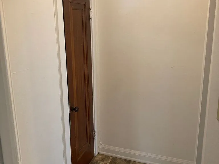 Newport Manor — Photo 68