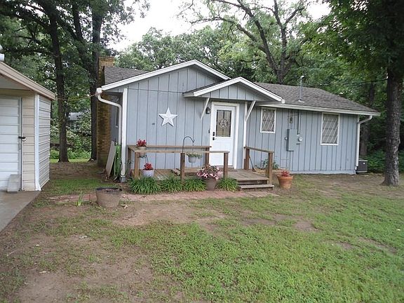 3rd image of 102 Wildwood Way
