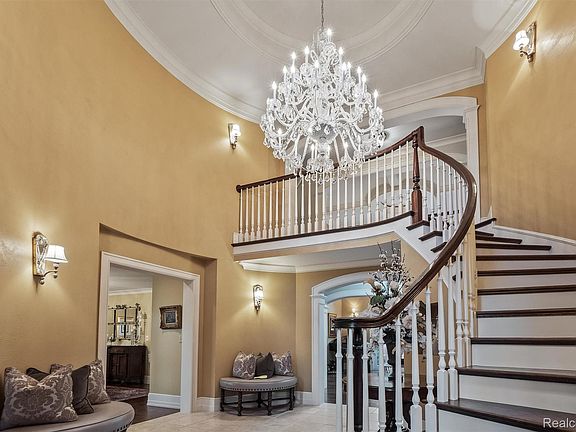 4th image of 25325 Devon Ln