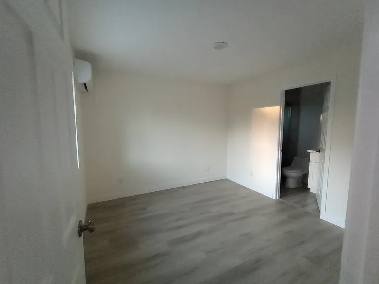 873 E Franklin Ave #3 — Photo 2