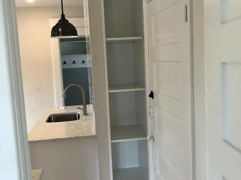 1430 Englewood Ave — Photo 2