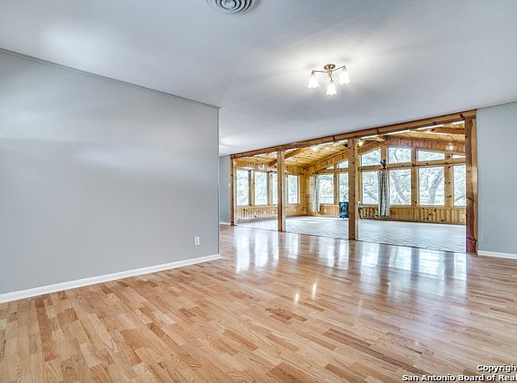 5th image of 328 Fleetwood Dr