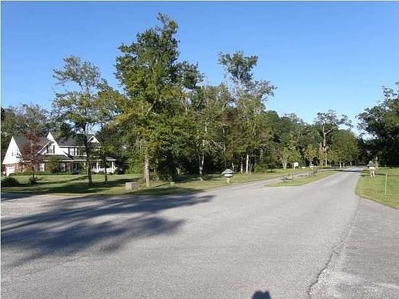 2nd image of 3348 Mills Bayou Dr