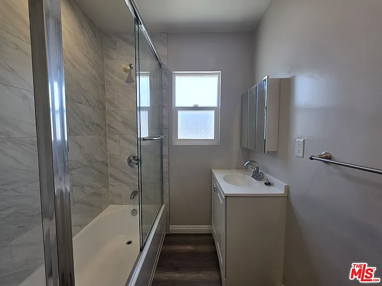 2012 S Holt Ave #2014 — Photo 39