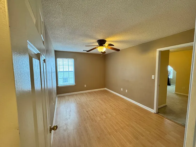 2025 Baramore Oaks Dr — Photo 23