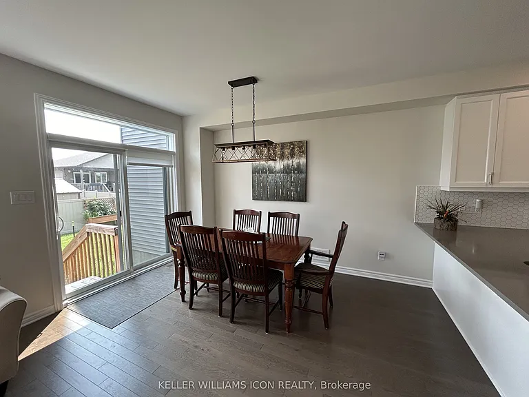 505 Manhattan Ct — Photo 13