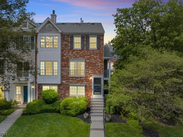 200 Sapphire Ln, Franklin Twp., NJ 08823